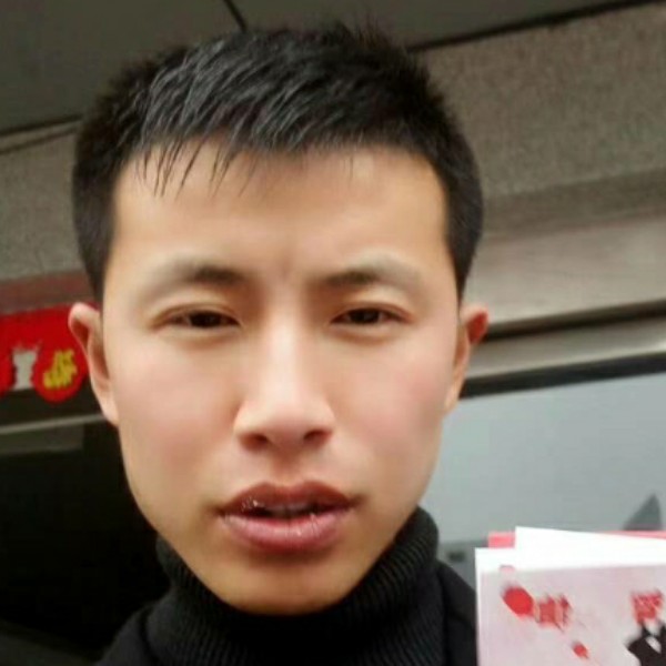 郑亁的照片