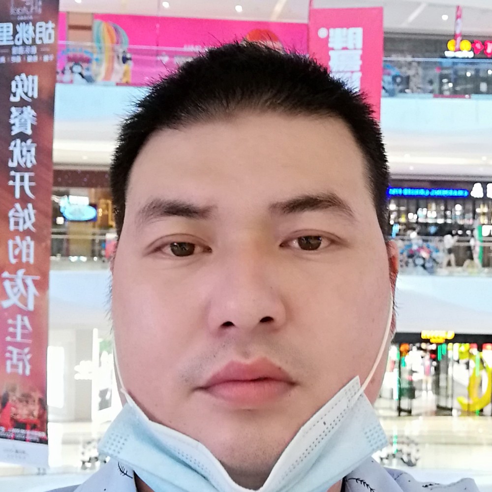 春天倾心留胡子的照片