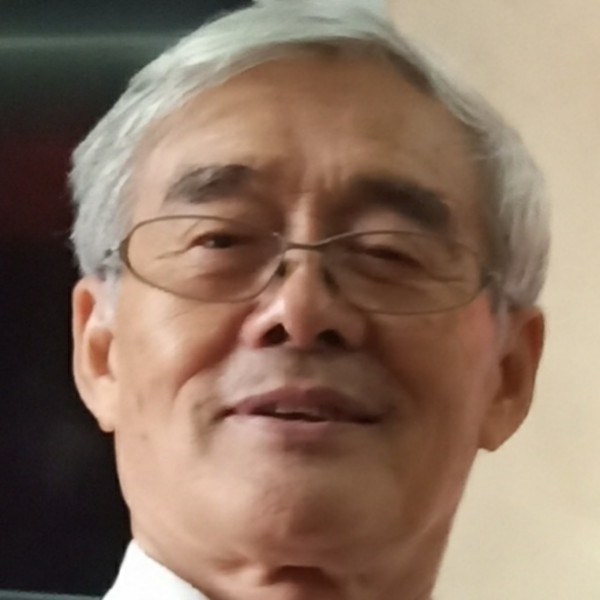 贪玩放弃草莓的照片