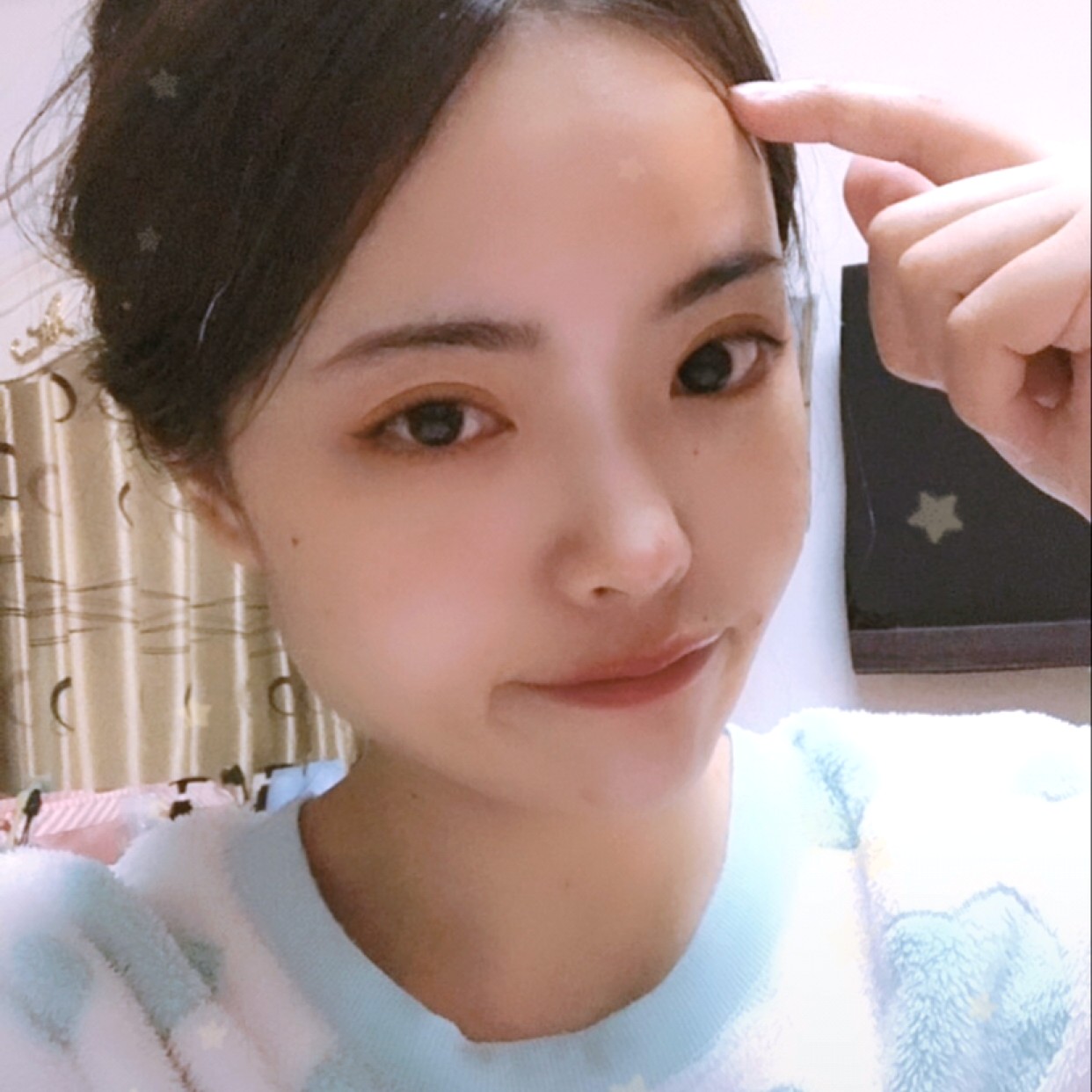 大雁凝眸拉长的照片