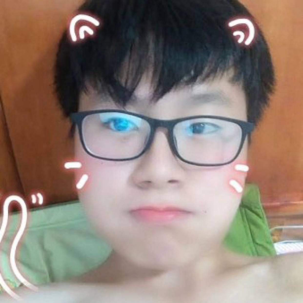 不许抢我奶瓶的照片