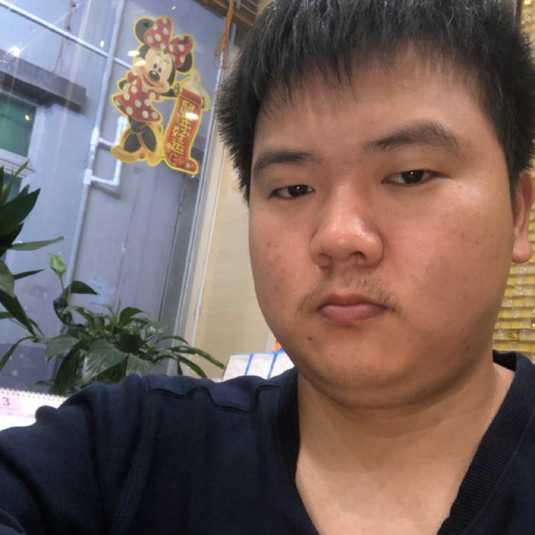 兴奋浅吻发带的照片