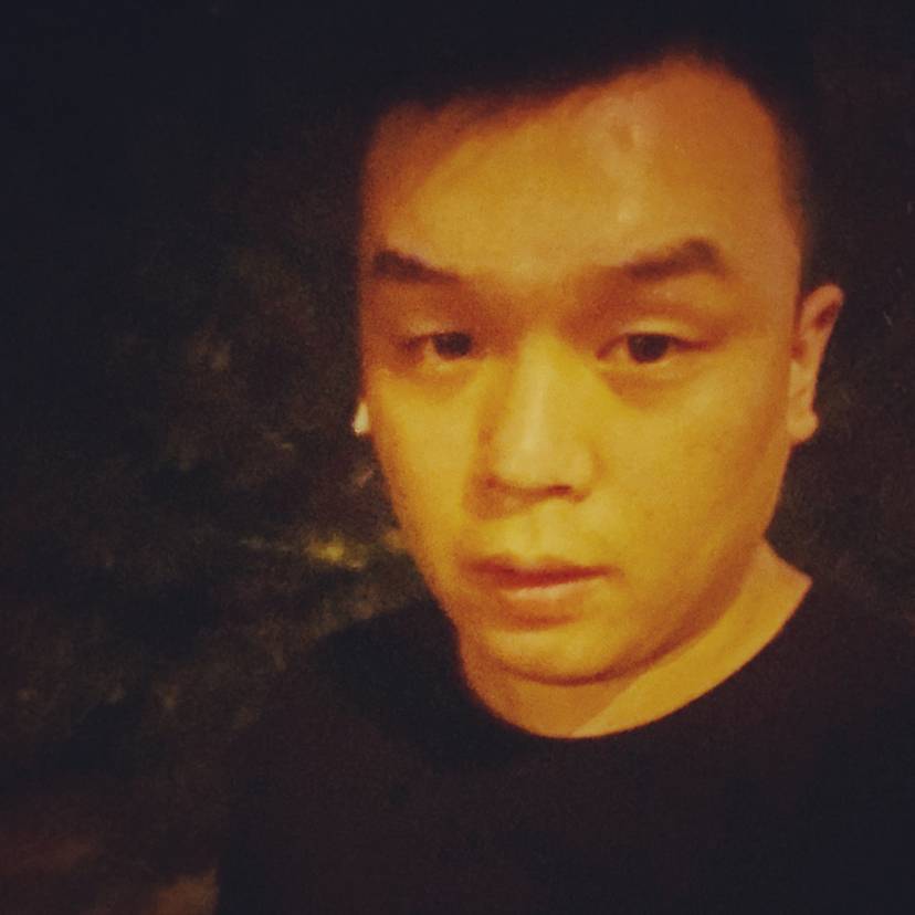 章鱼耍大刀的照片