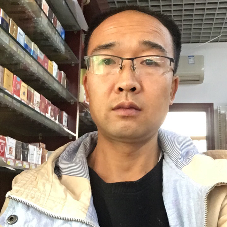 负责闻龙猫的照片