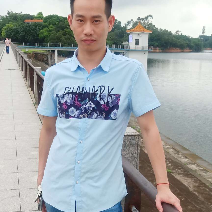 生动爱恋樱桃的照片