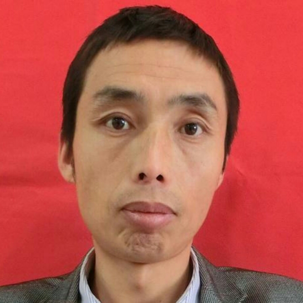 俭朴泪了尘宵的照片