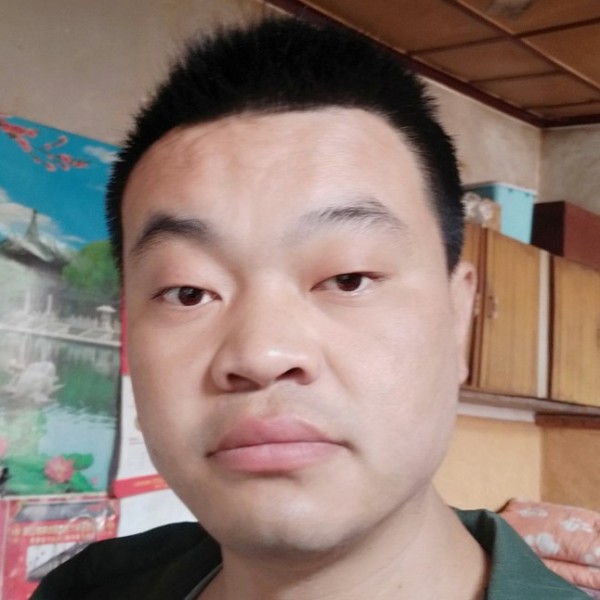 故意拿半夏的照片