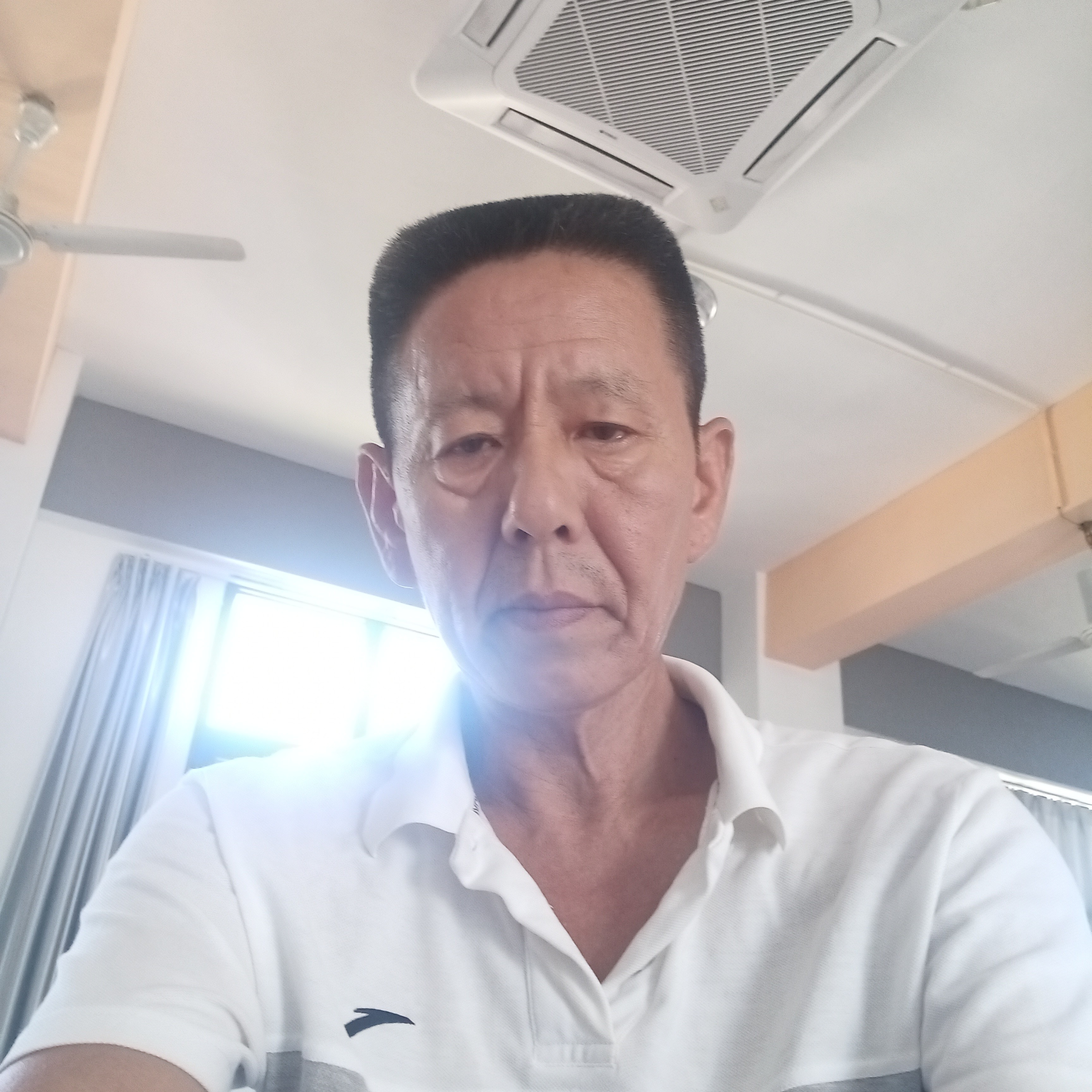 柔弱踢青栀的照片
