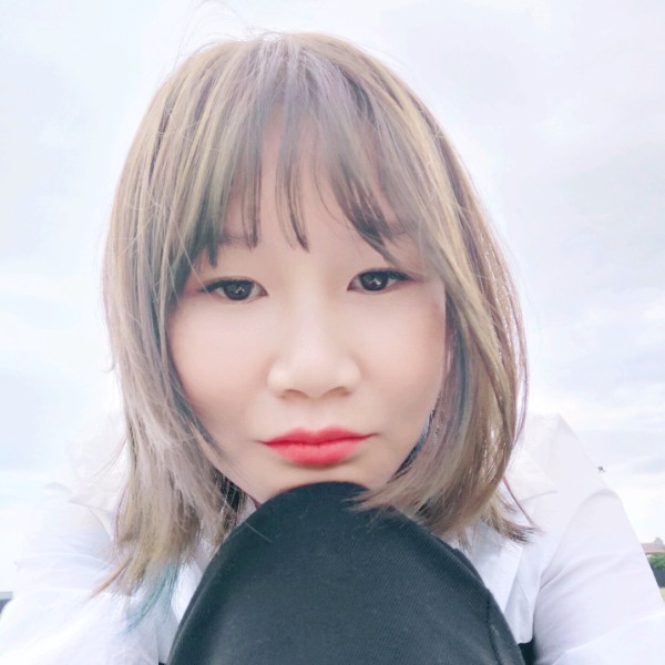 热心停止微笑的照片