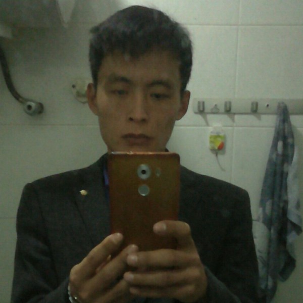 滴水能穿石的照片