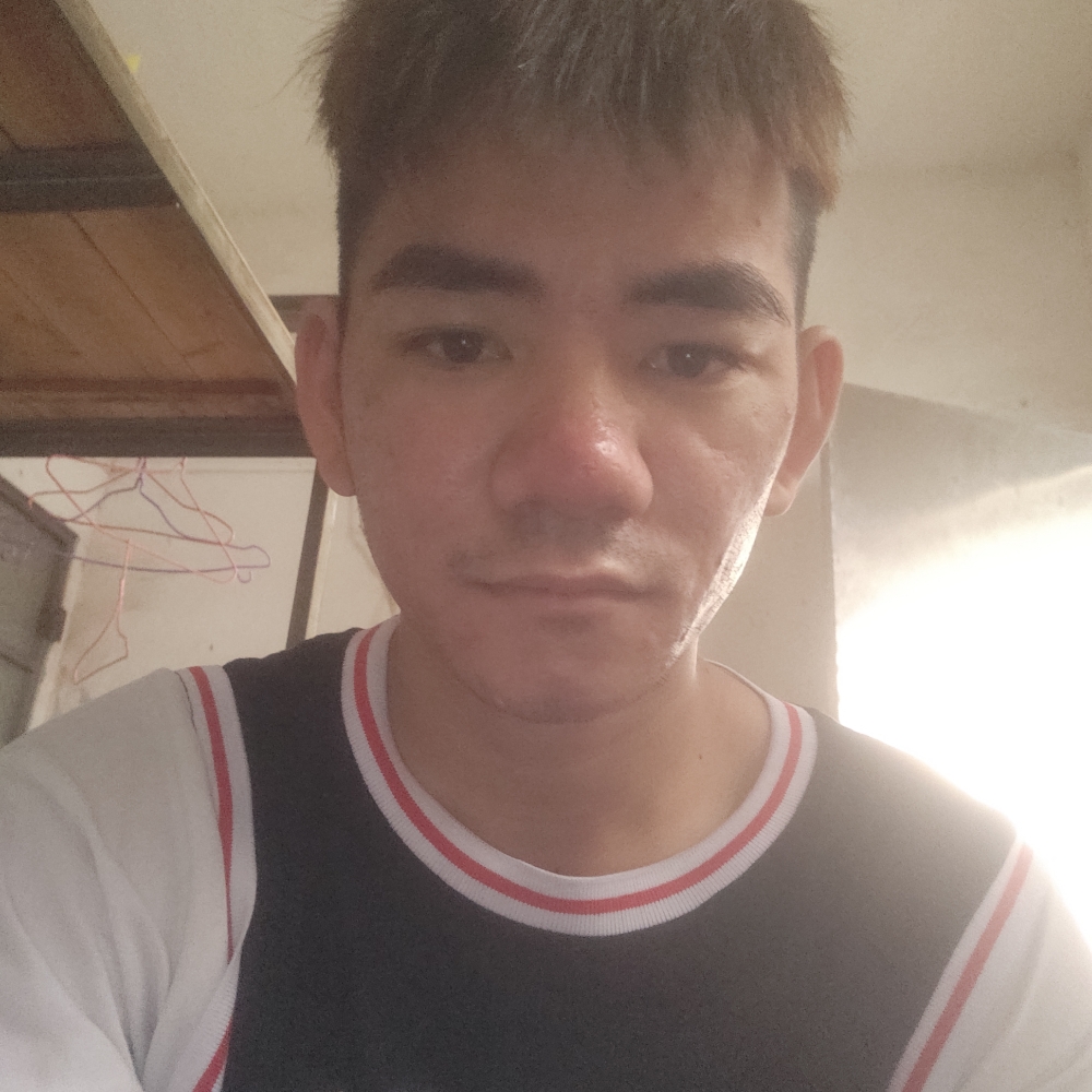 梁伟雄的照片