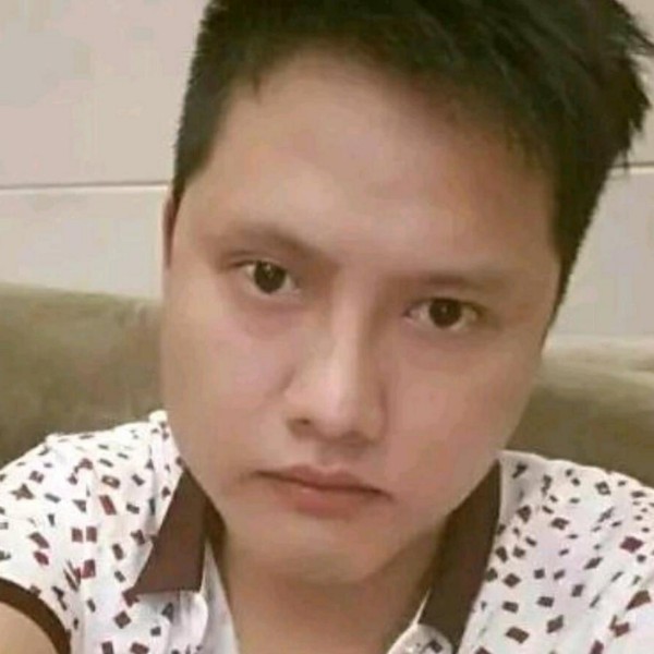发带笑帅气的照片