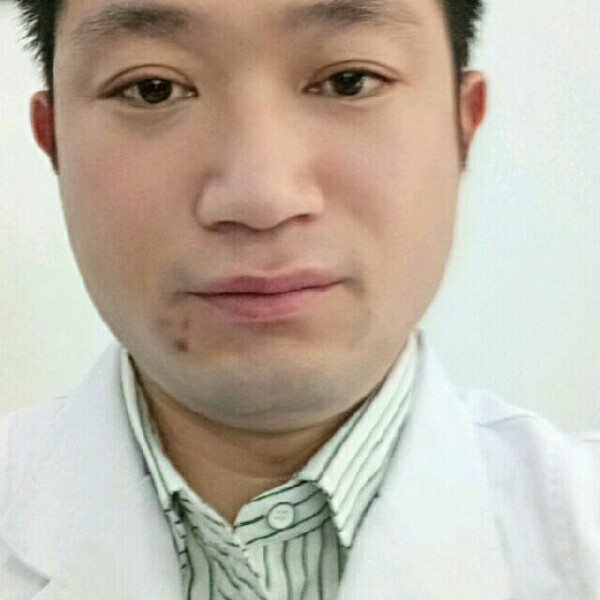 白衣衣人的照片