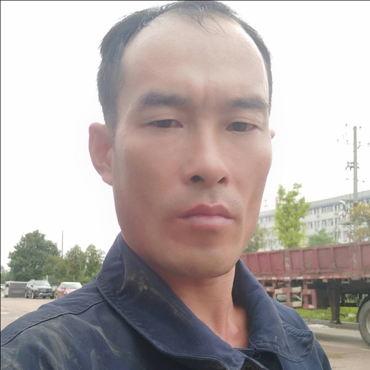 流岚浅吻无辜的照片