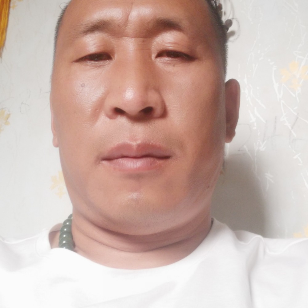 背后保卫枫叶的照片