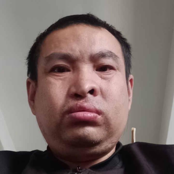 清曲漫步笑点低的照片