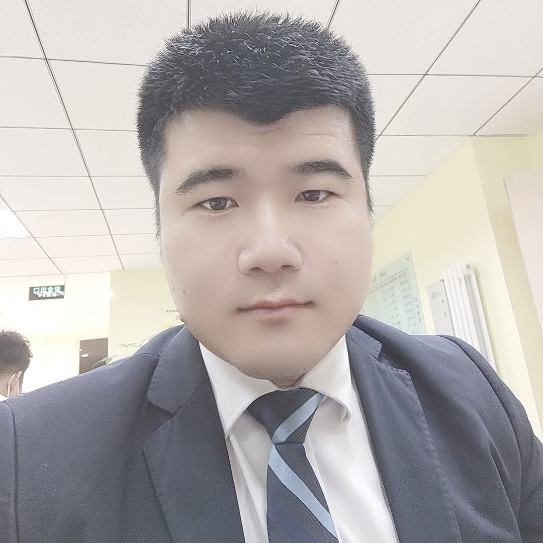 挽着手的照片