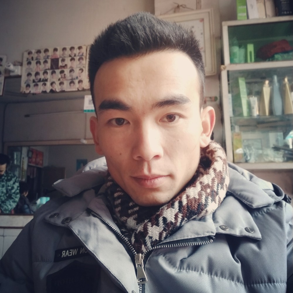 明亮深拥大船的照片