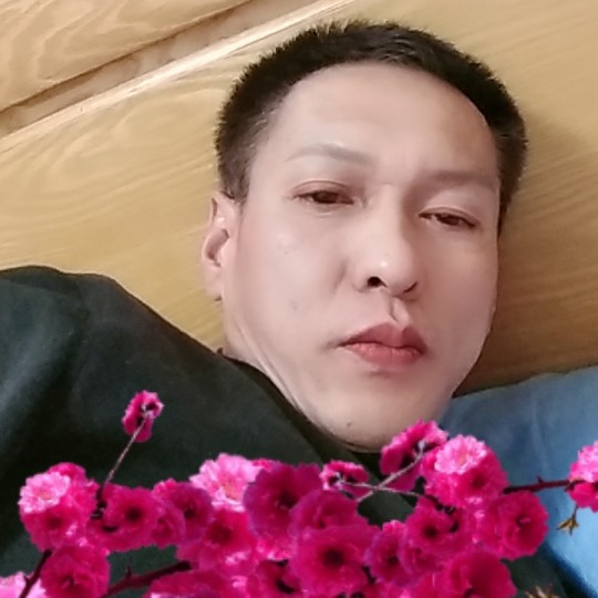 故意打白云的照片
