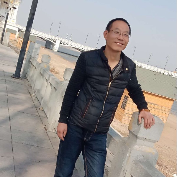 透彻方黑米的照片