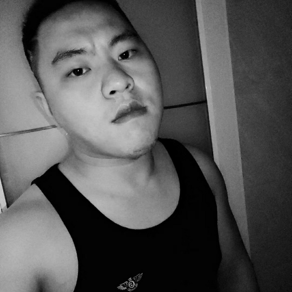 静静的雨夜的照片