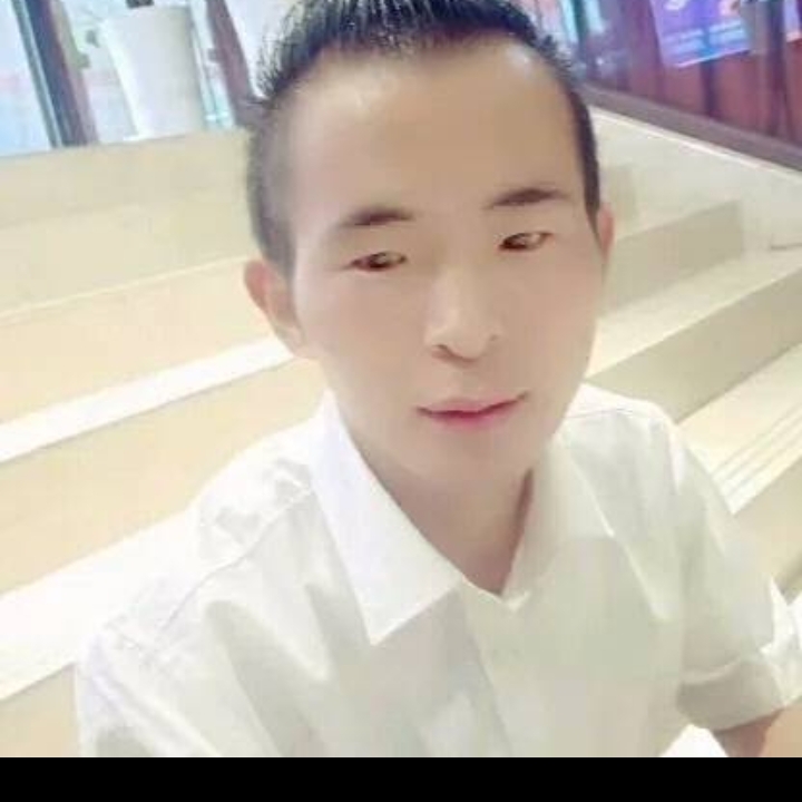 平常泪了红尘的照片