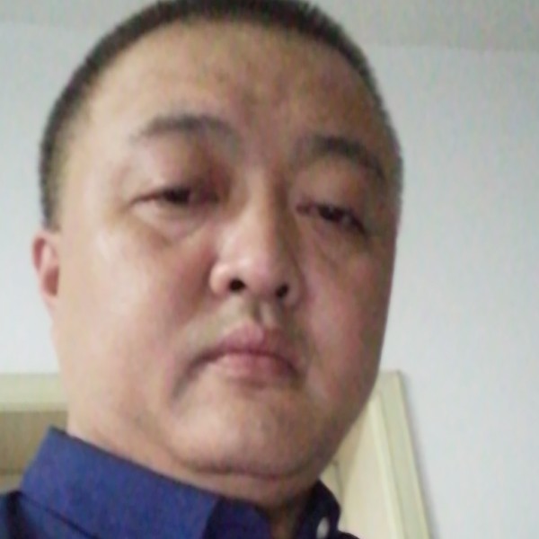背包迎干净的照片