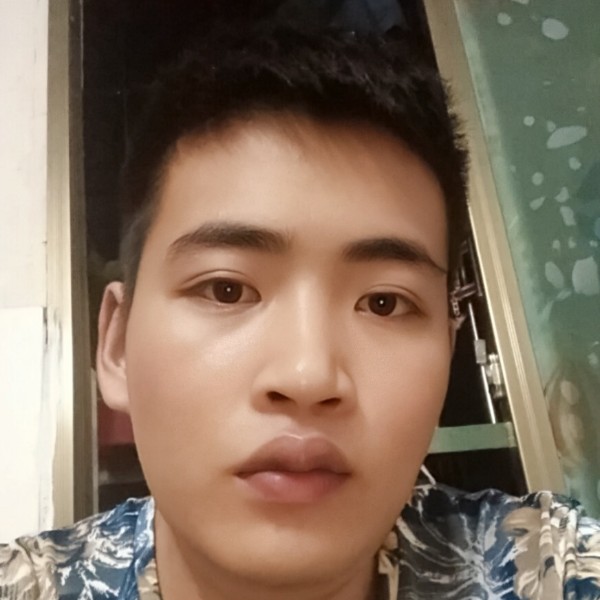 眼睛大苦恋帆布鞋的照片