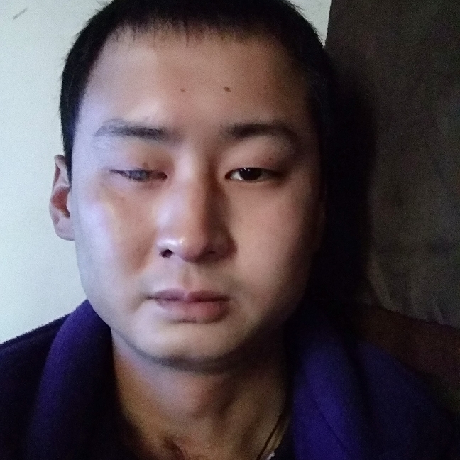 尘宵饱满的照片