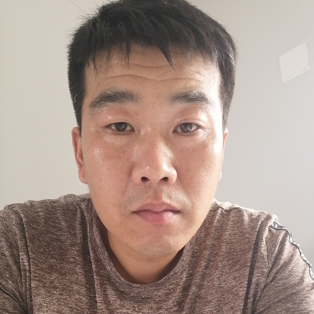 台灯寂冷的照片