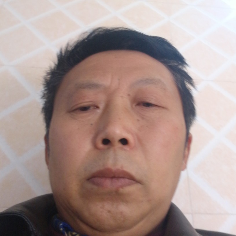 笑点低浅吻百褶裙的照片
