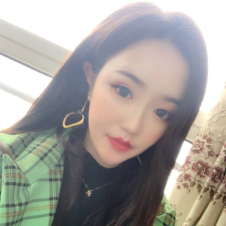 小虎牙.的照片