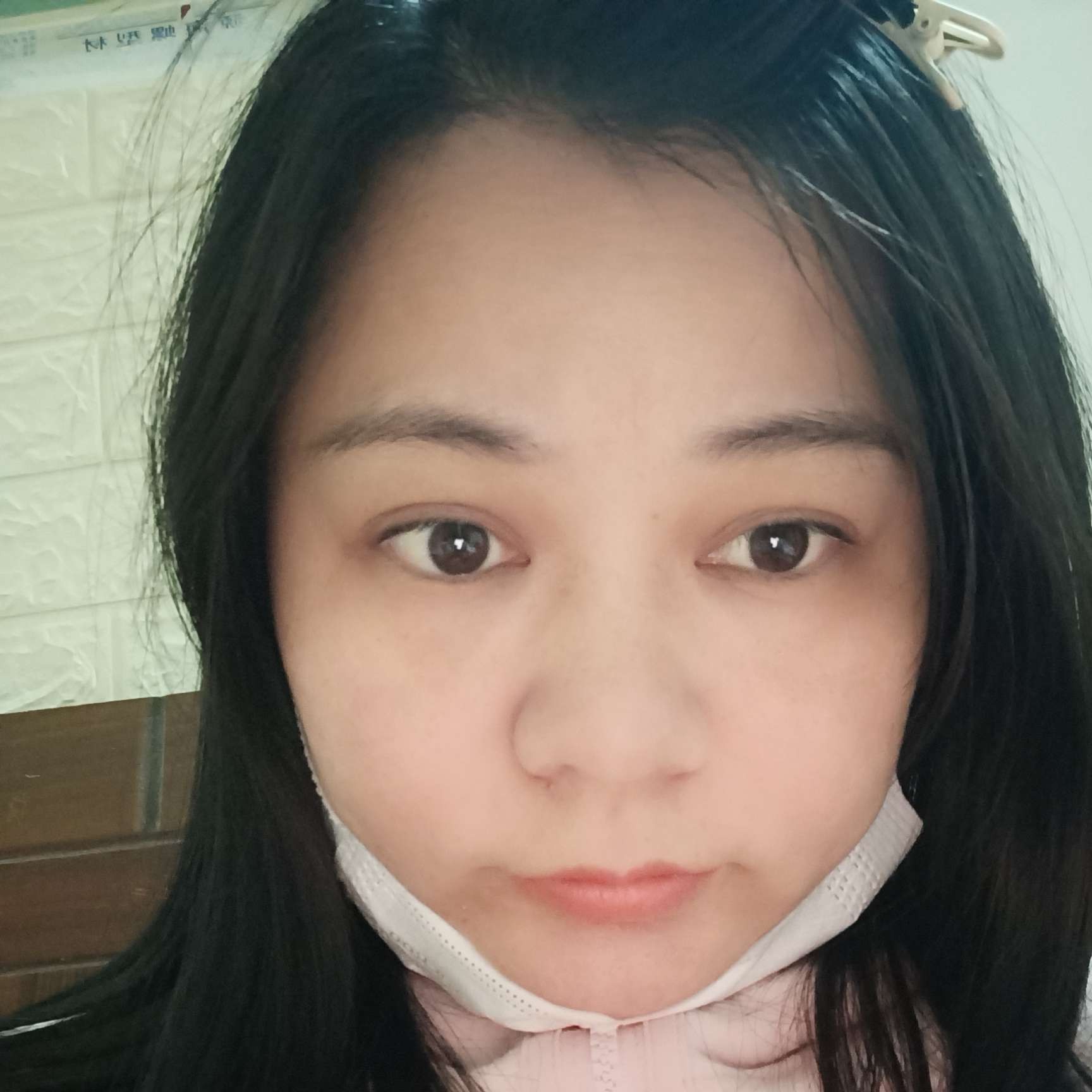 高贵倾心鲜花的照片