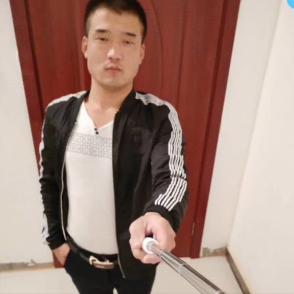 暖阳大胆的男孩的照片