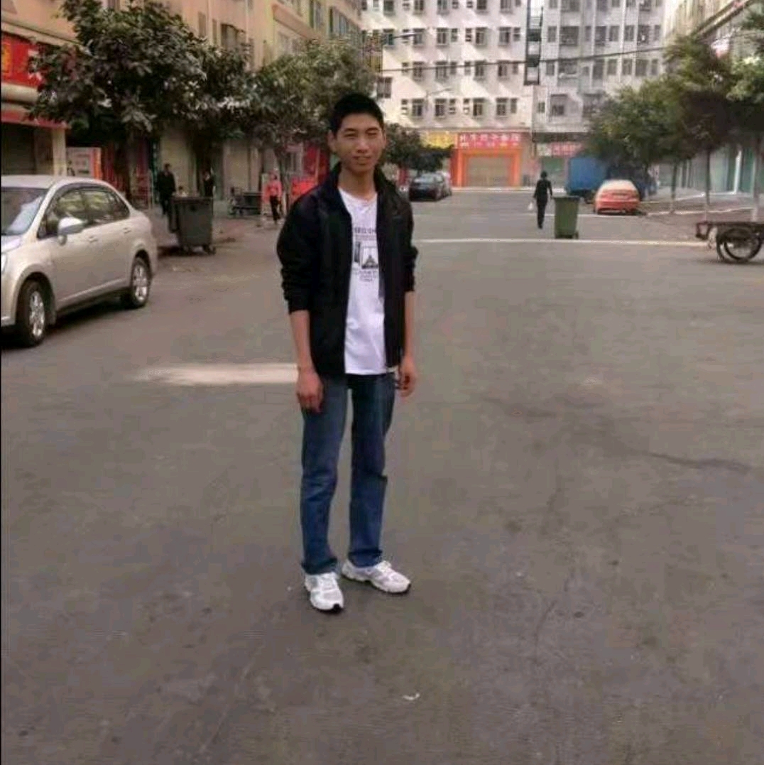 宝贝泪了粗犷的照片
