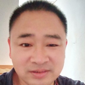 康小伟的照片