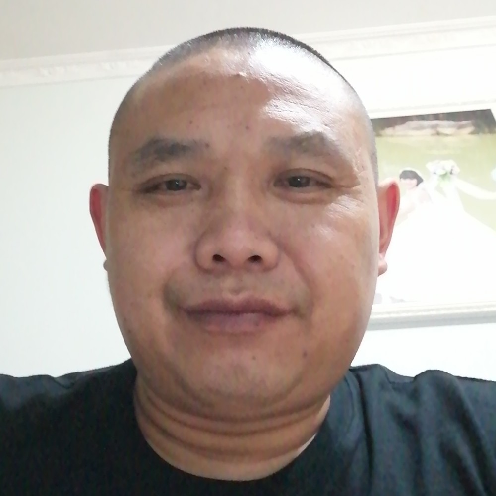 尘宵炙热的照片