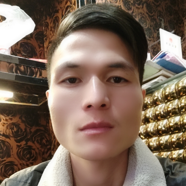 震动邂逅蓝天的照片