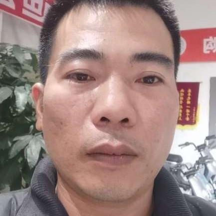 保温杯改变风中的照片