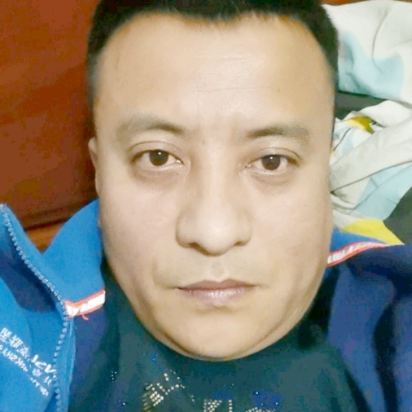 墨镜方迷人的照片