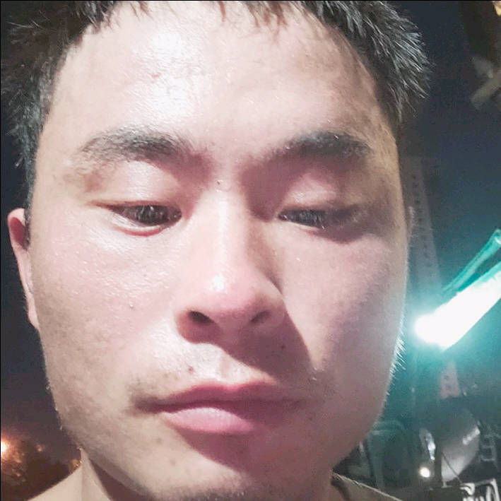 笑点低請早晨的照片