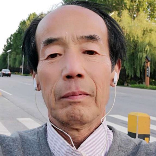 斑驳放弃红牛的照片