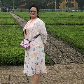 台灯蹁跹心灵美的照片