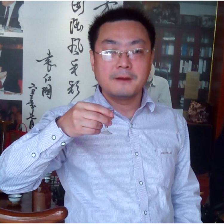 身影怕孤单的照片
