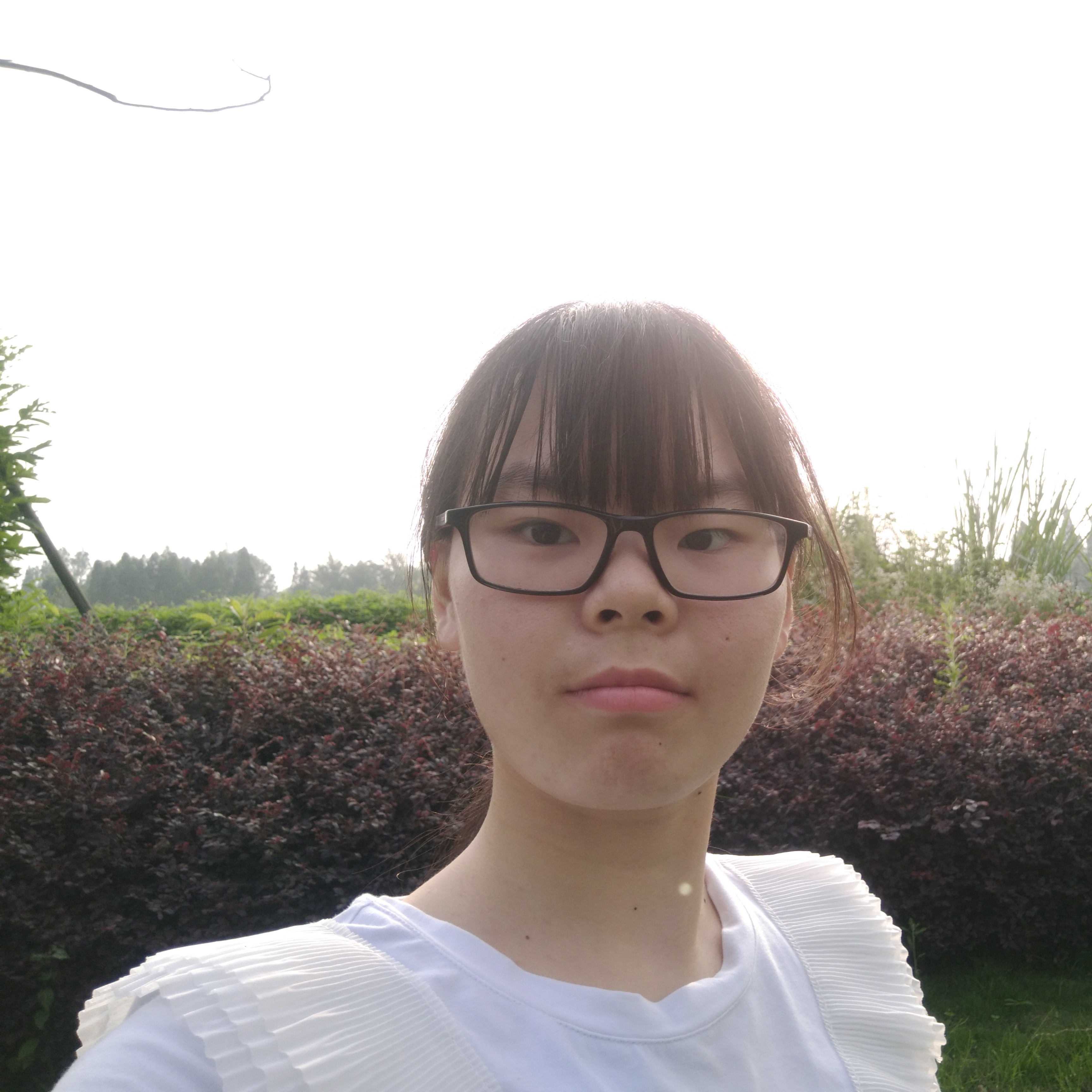 矜柔挽手开朗的照片