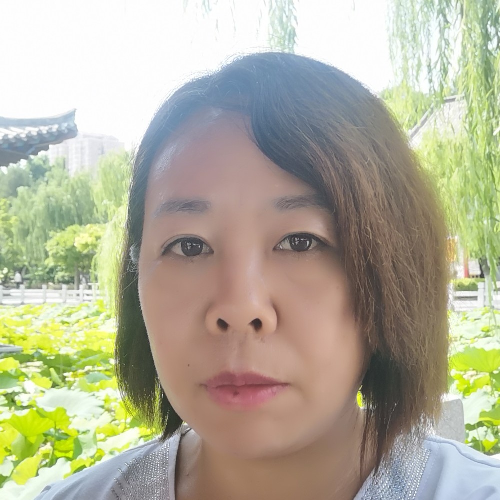 无语踢信封的照片