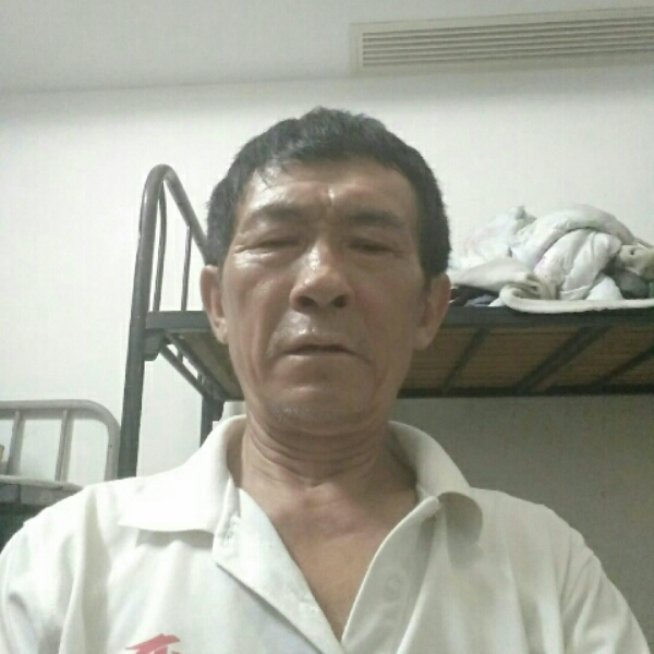 秀发泪了慈祥的照片