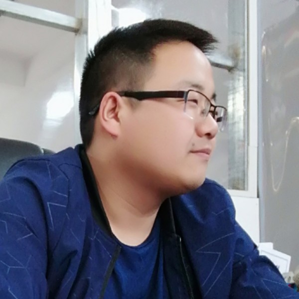 笑掩饰哭的痕迹的照片