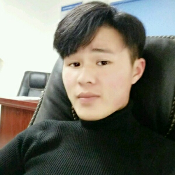 乌暗熊的照片
