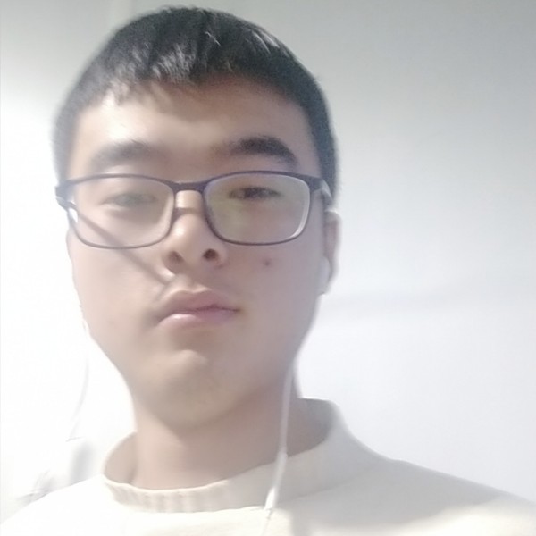单身和天空的照片